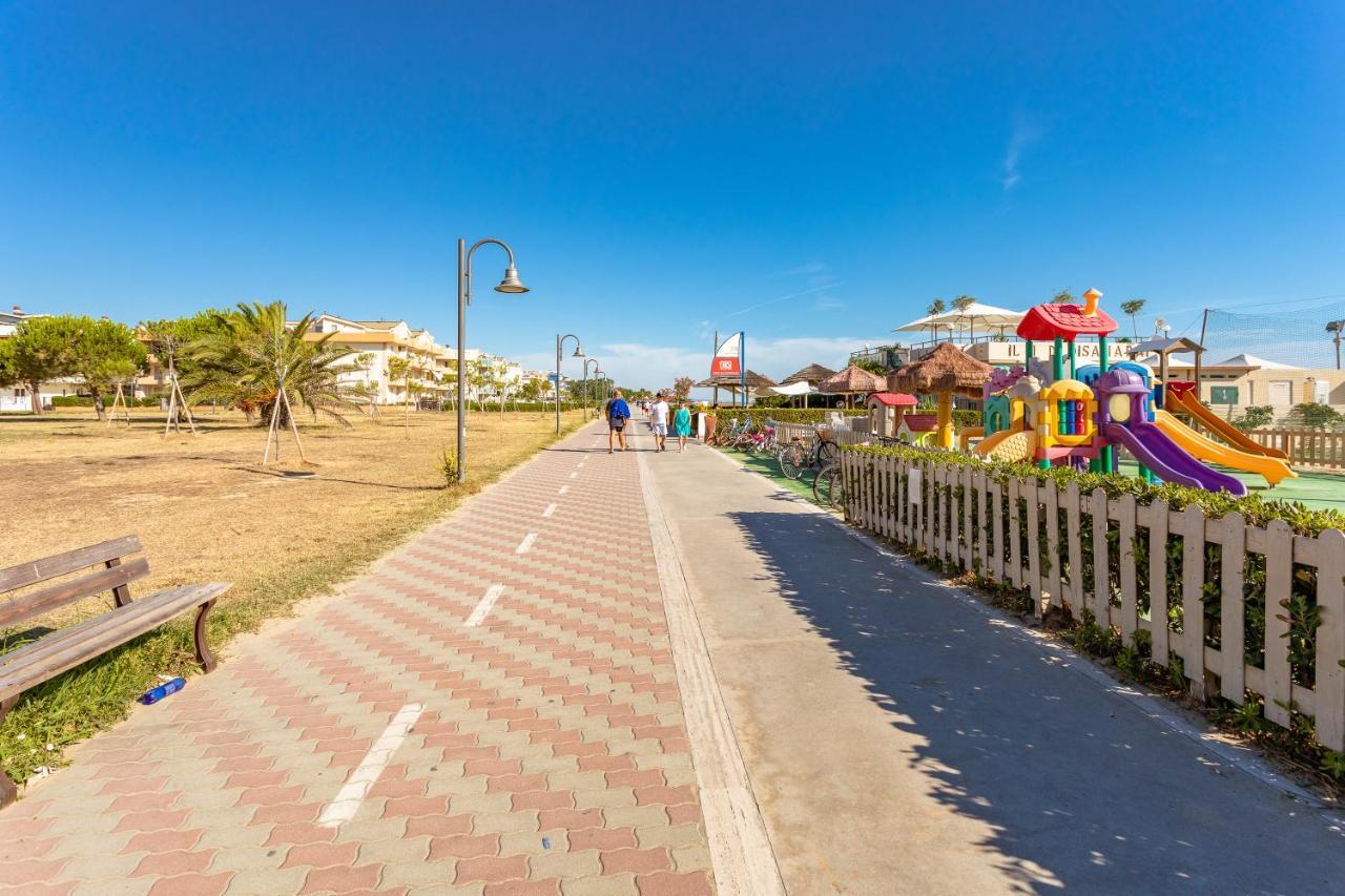 Case Vacanze Blue Bay Resort Roseto Degli Abruzzi Extérieur photo
